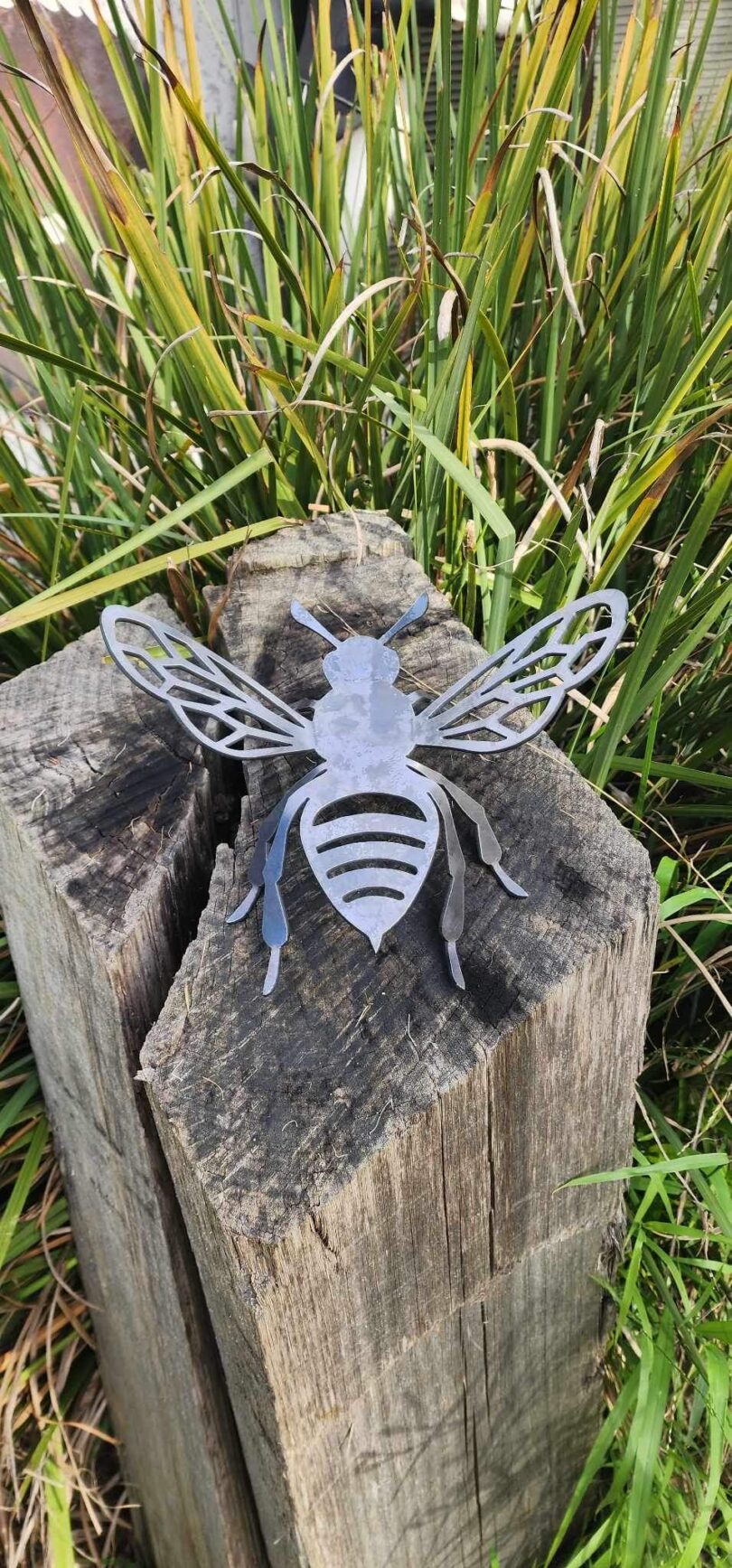 Bee Metal Art